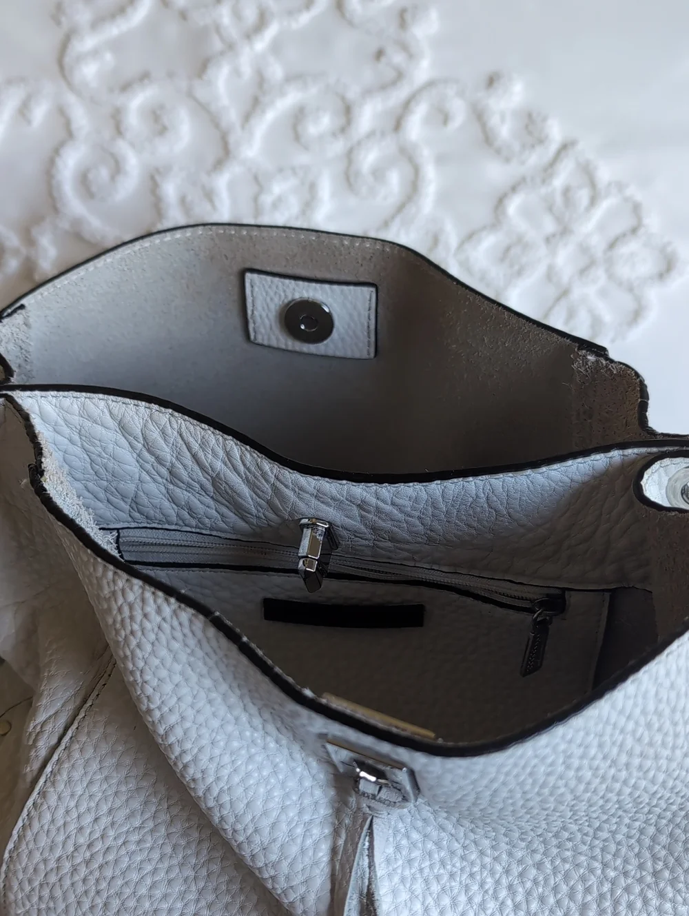 Rebecca Minkoff -Hobo Silver Studded Darren Shoulder Bag Optic White🤍